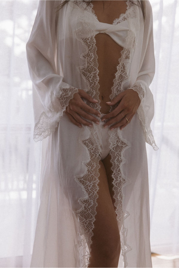 Nikki Robe Ivory