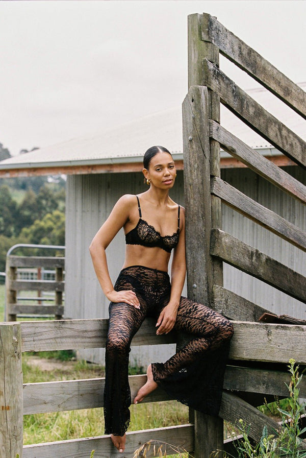 Stevie Flare Black